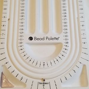 Tanzanite and gold necklace